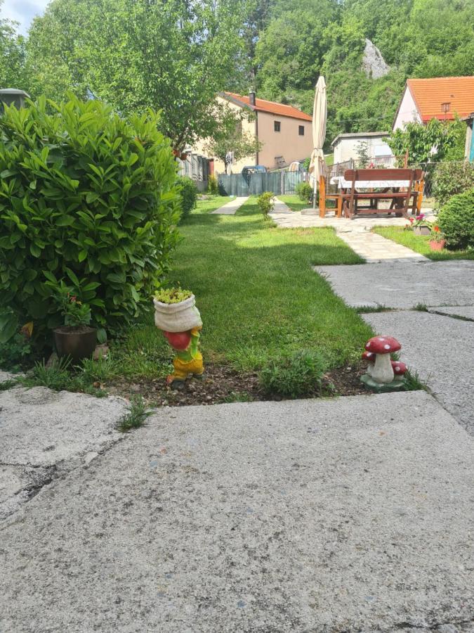 Lucic Guesthouse Cetinje Eksteriør bilde